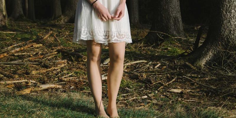 头皮抗衰：守护你的“第二张脸”，逆转发际线危机与实现头皮年轻化的科学指南