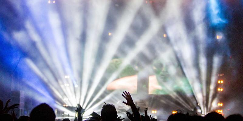 穿越时光的明眸：精准狙击眼周衰老，从动态纹、静态纹到黑眼圈的靶向护理全攻略